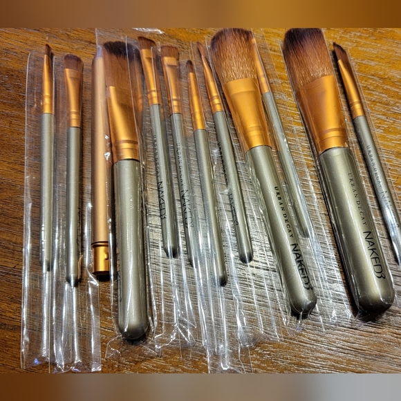 Urban Decay Brush Set - Picture 3 of 5